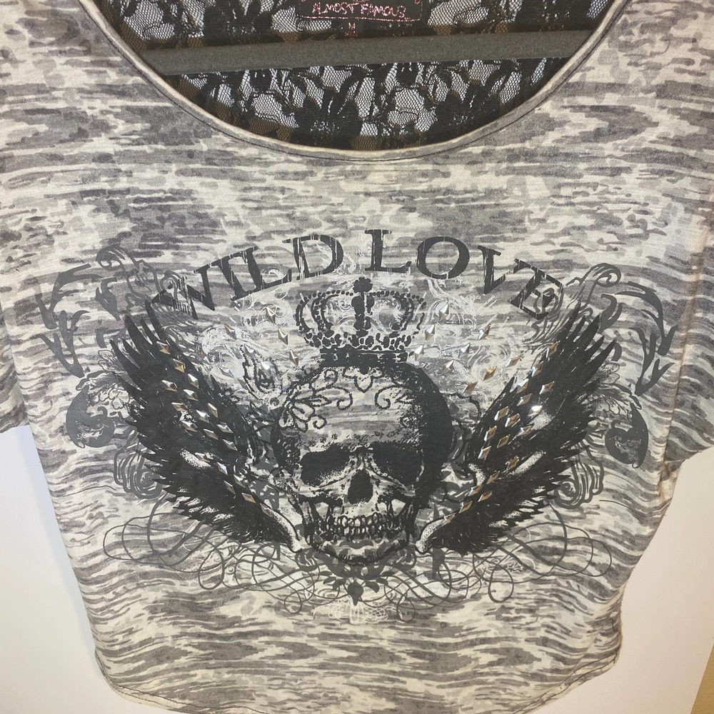 Almost Famous Wild Love Lace Short Sleeve Shirt Top Size Medium